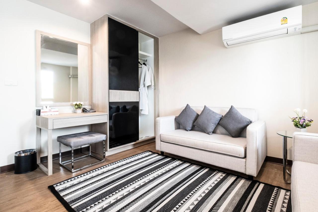 The Airport Courtyard Suvarnabhumi Airport Bangkok Exterior foto A room at the hotel